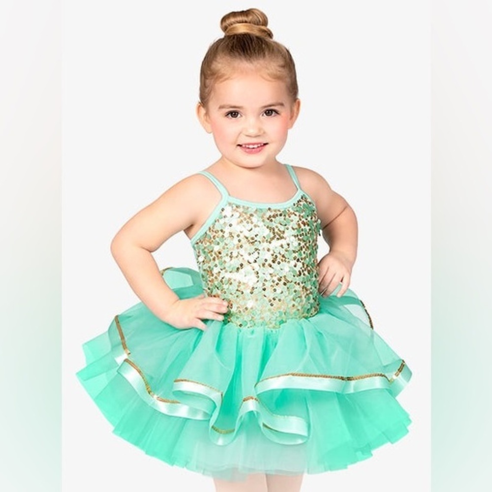 Girls Sequin Camisole Performance,Small Child, hair bow clip, MSRP $118 (6/6X)